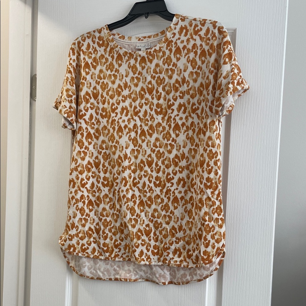Le Lis Cream and Tan Leopard Print Short Sleeve Top